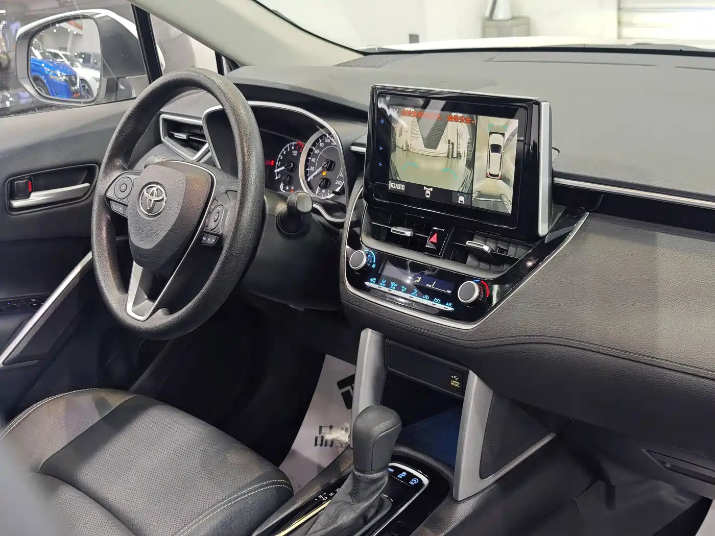Toyota Frontlander 2022 2.0L CVT Luxury PLUS Edition фото 17