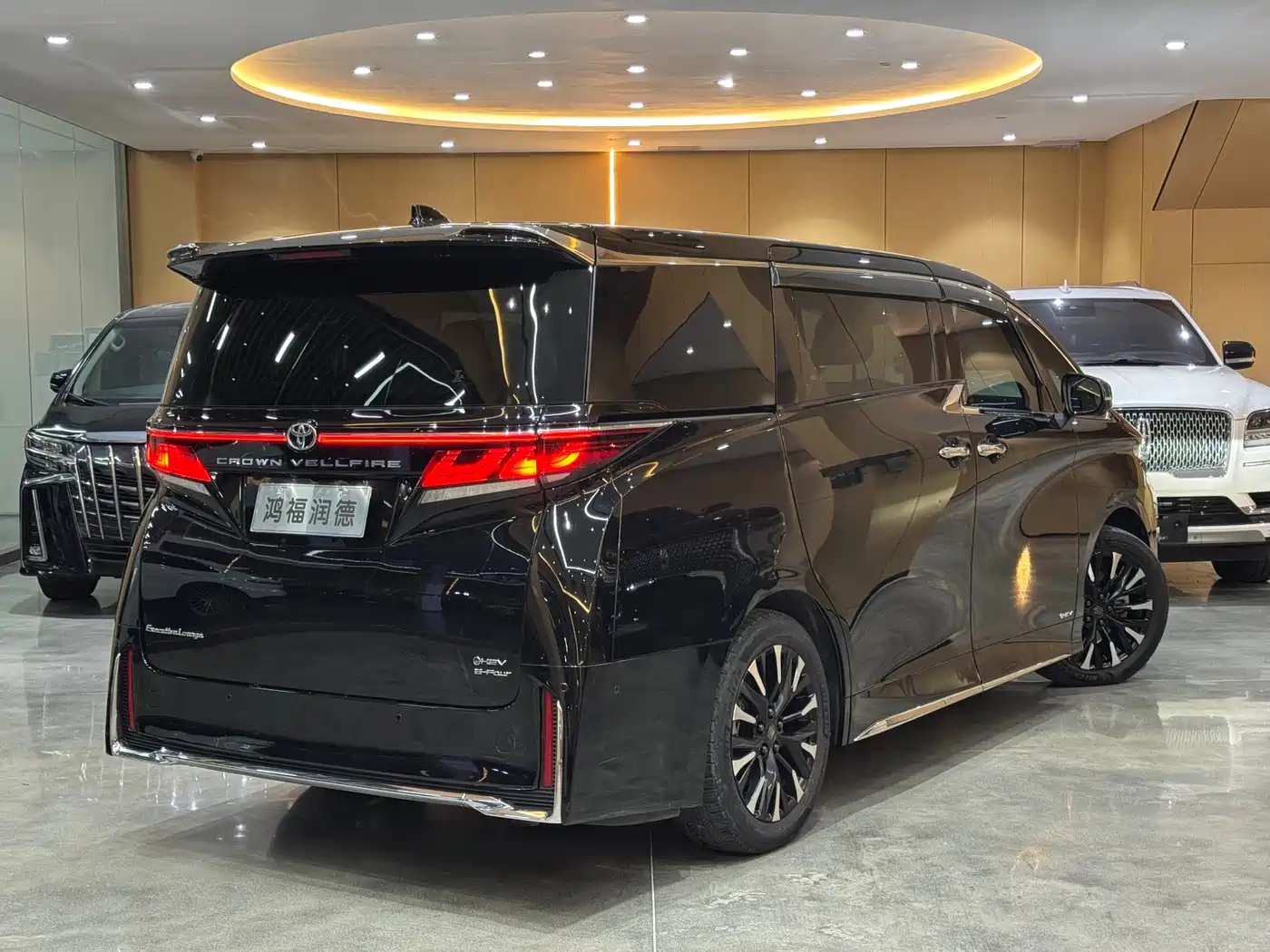 Toyota Vellfire 2023 Crown Hybrid 2.5L HV Ultimate фото 10