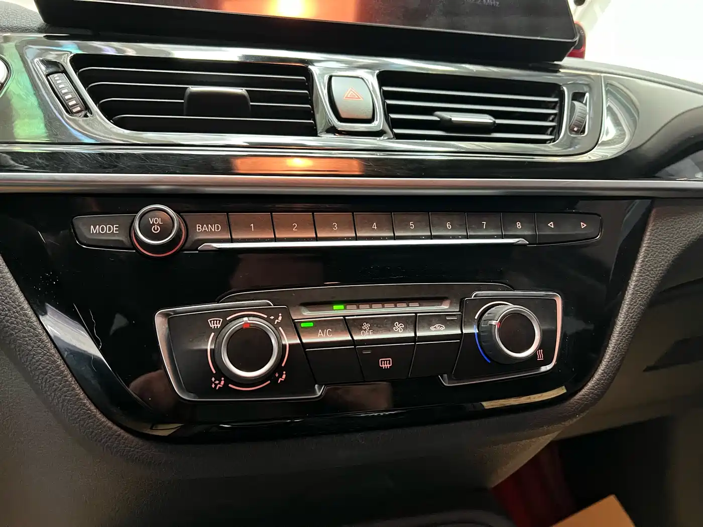 BMW 1 Series 2021 120i M Sport фото 11