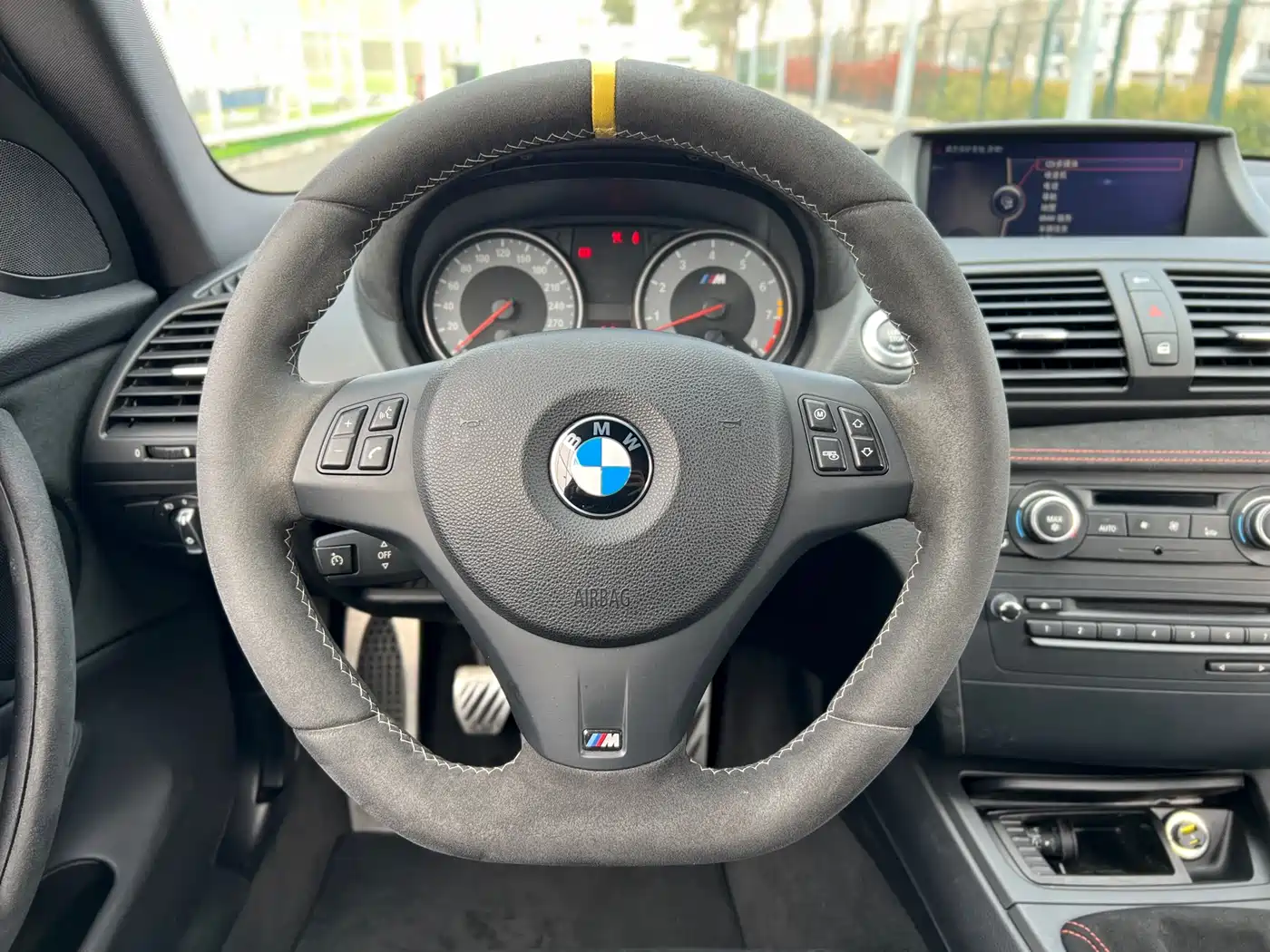 BMW 1 Series M 2011 1M Coupe фото 16