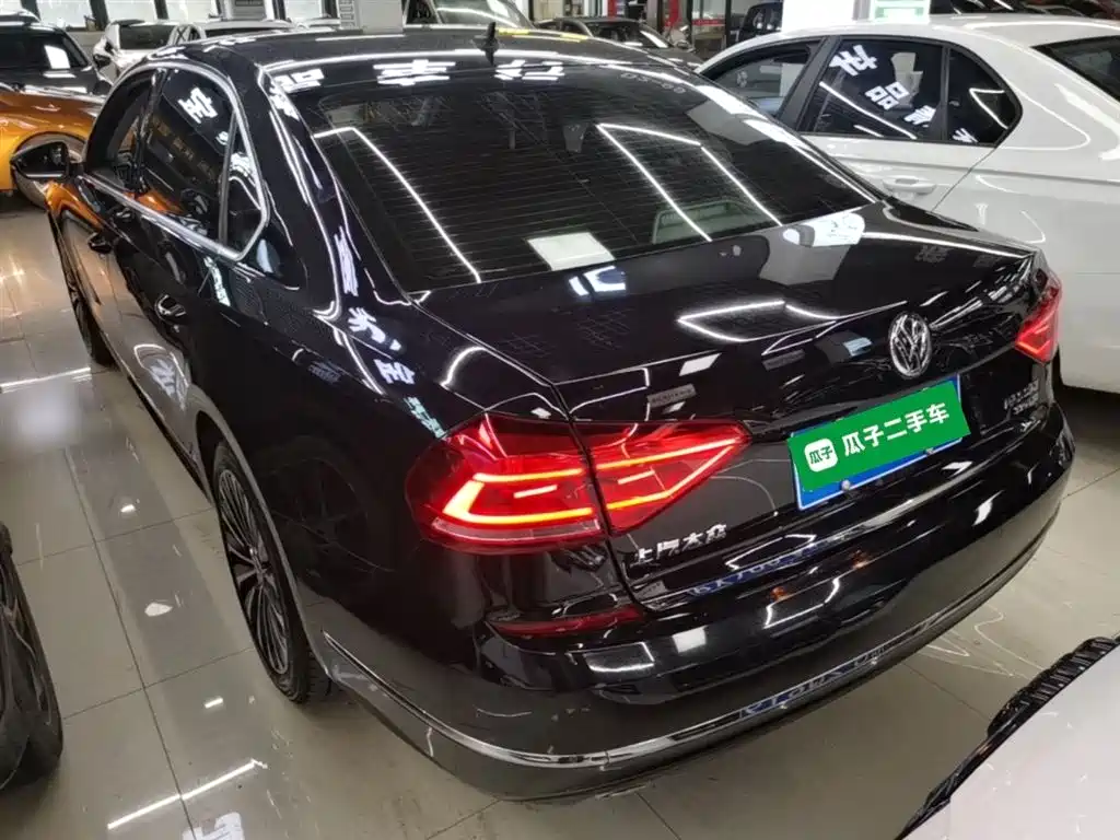 Volkswagen Passat 2016 330TSI DSG Executive Edition фото 5