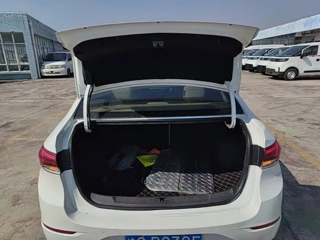 Фото 19 - Buick Excelle