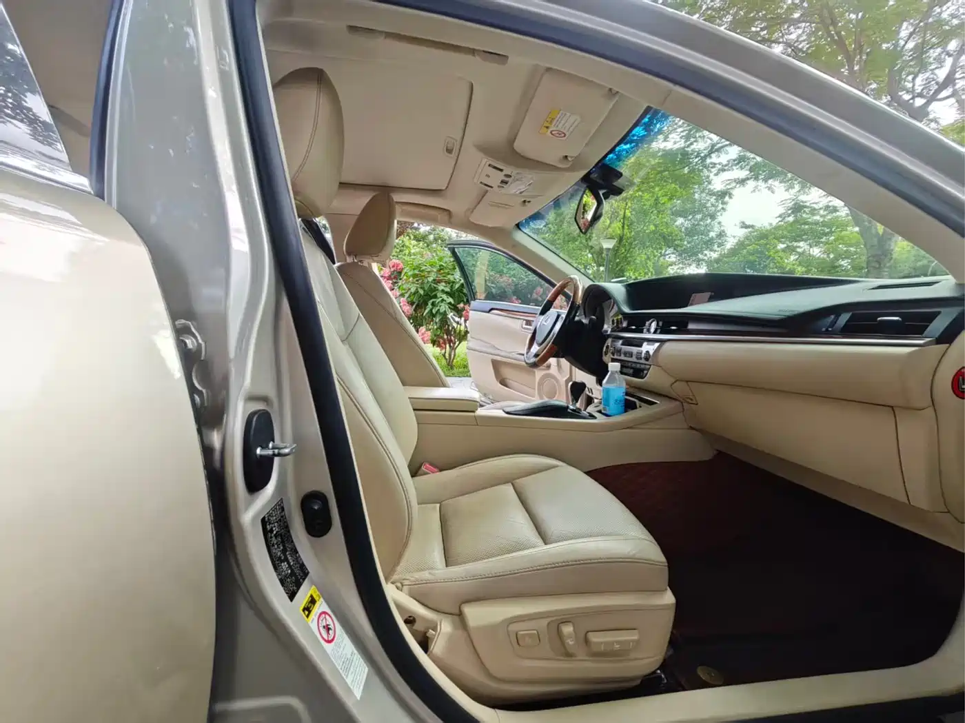 Фото 7 - Lexus ES