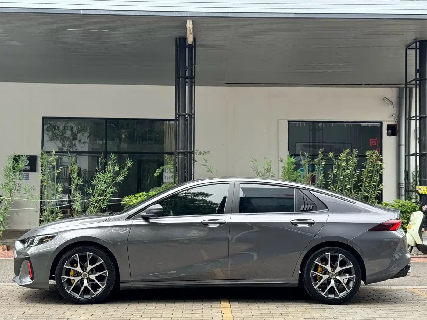 GAC Trumpchi Trumpchi Emkoo 2021 270T DCT J16 Edition фото 11