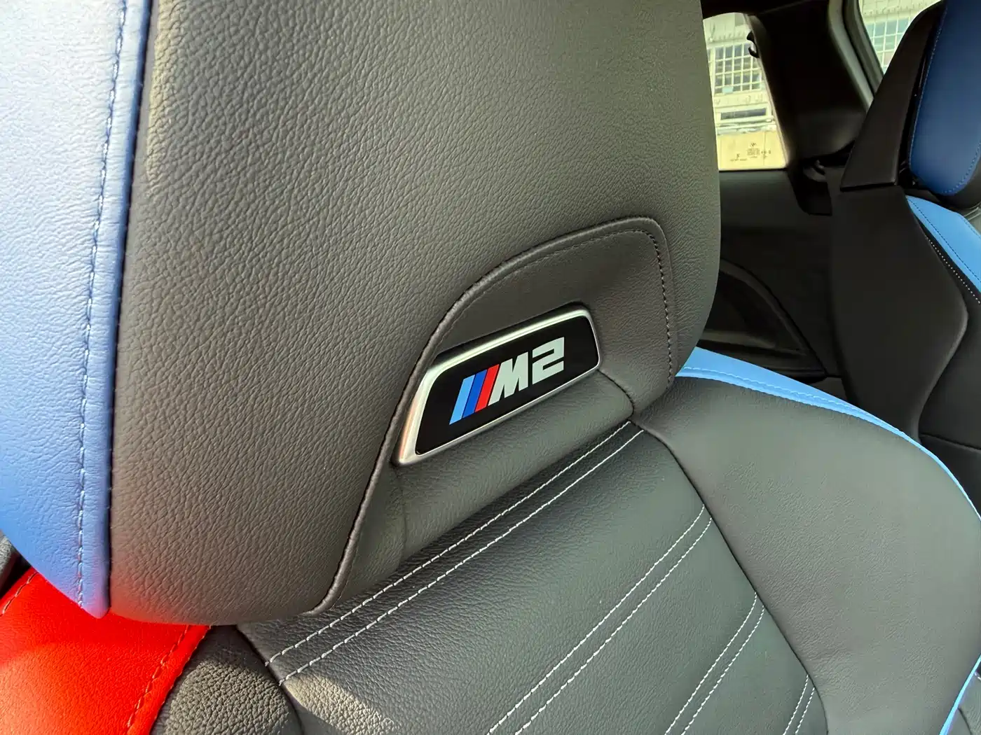 BMW M2 2024 M2 фото 19