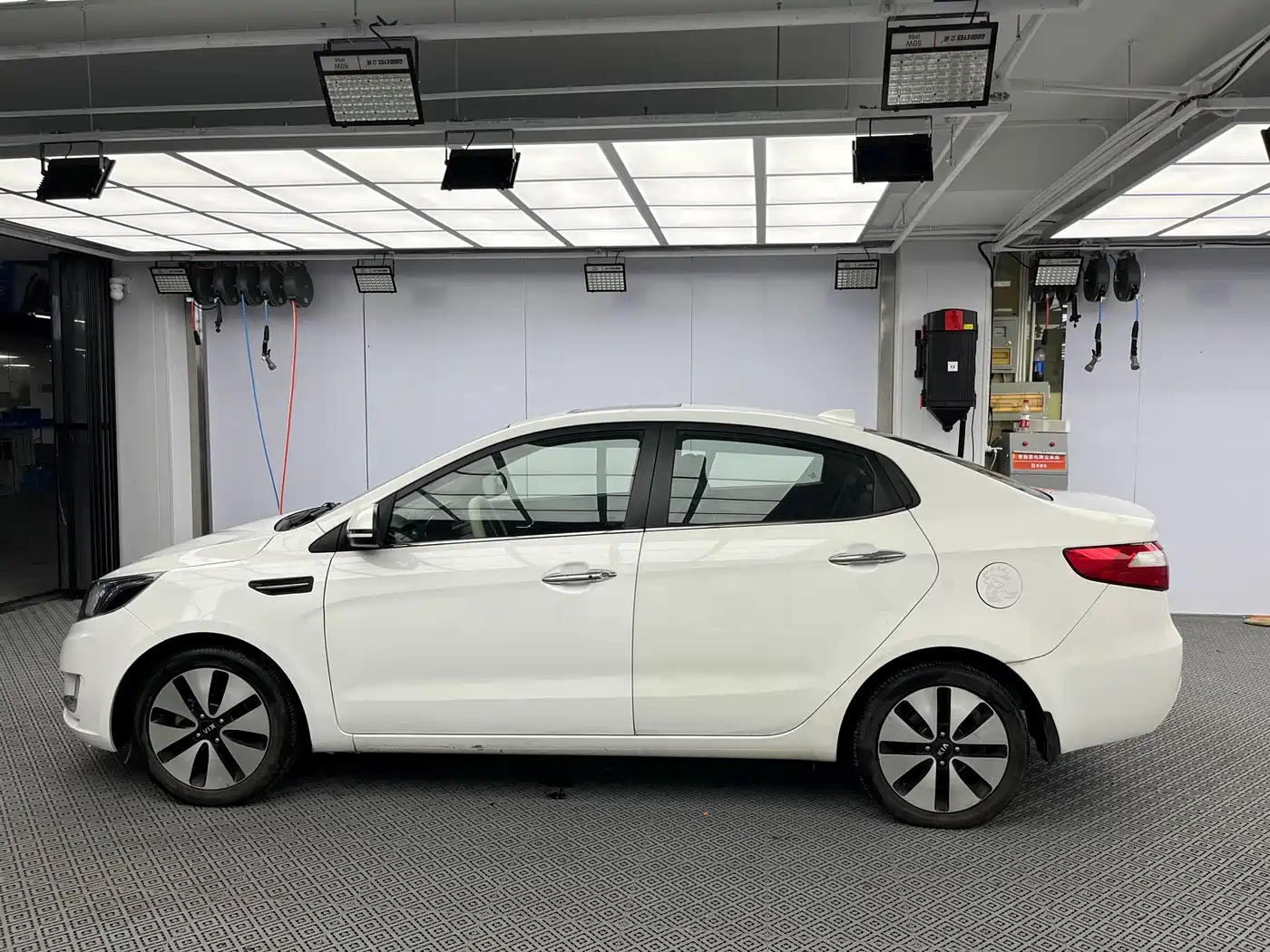 Kia K2 2012 2011 Sedan 1.6L AT Premium