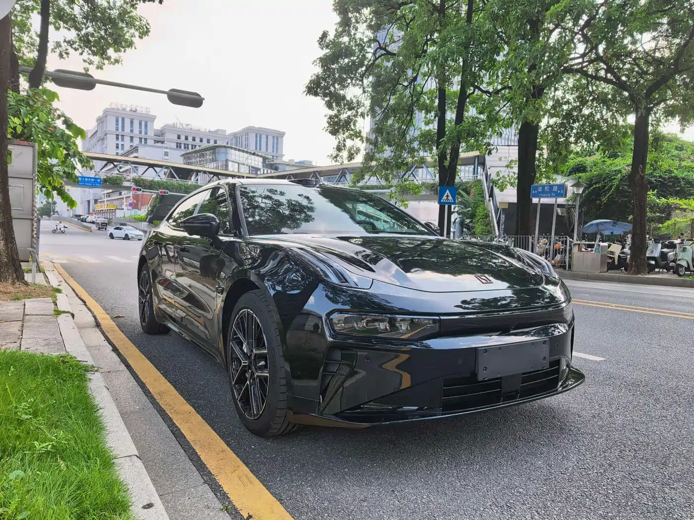 2026 ZEEKR 001