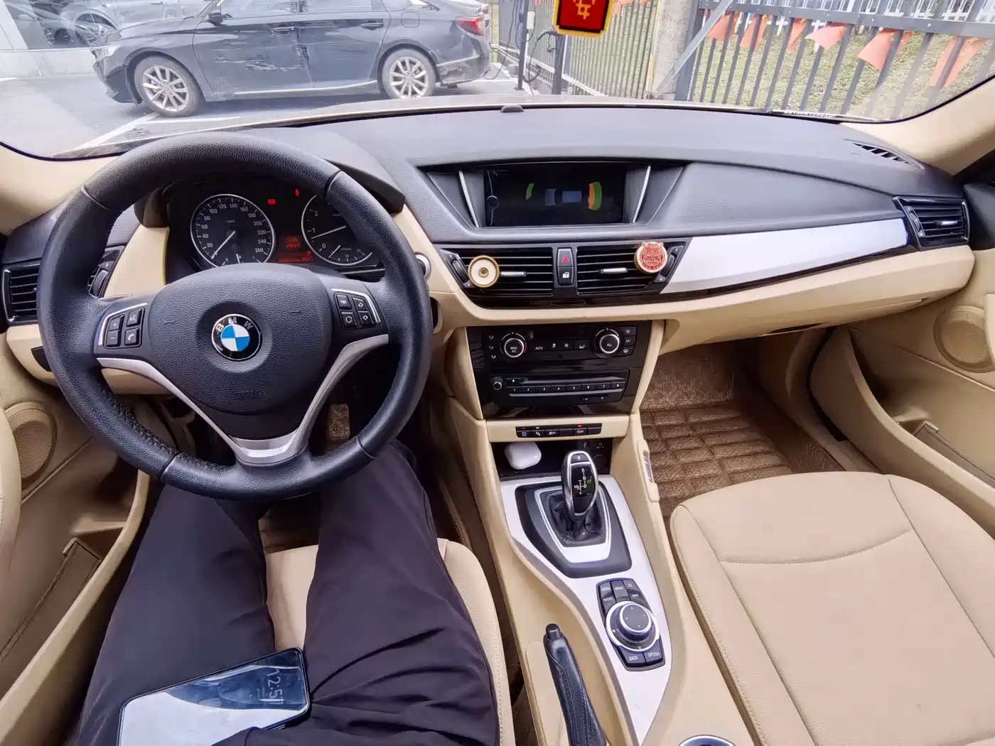 BMW X1 2014 sDrive18i Leading Edition фото 8