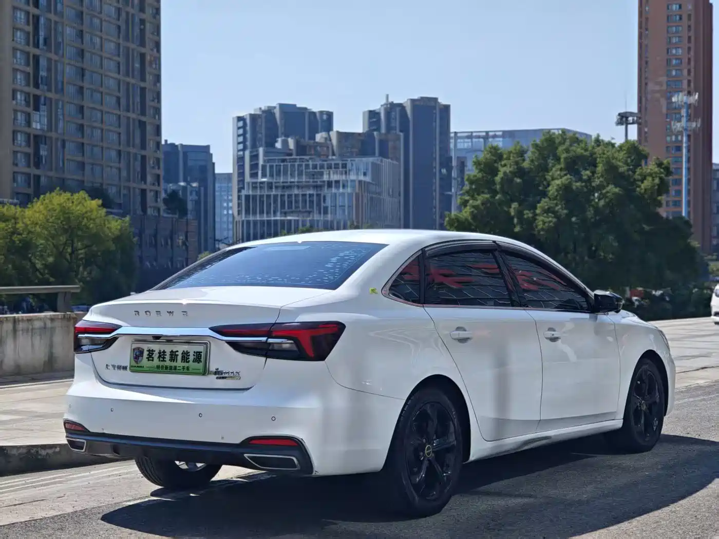 Roewe i6 MAX EV 2021 2020 Model 1.5T PHEV Cool Edition