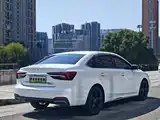 Фото 17 - Roewe i6 MAX EV