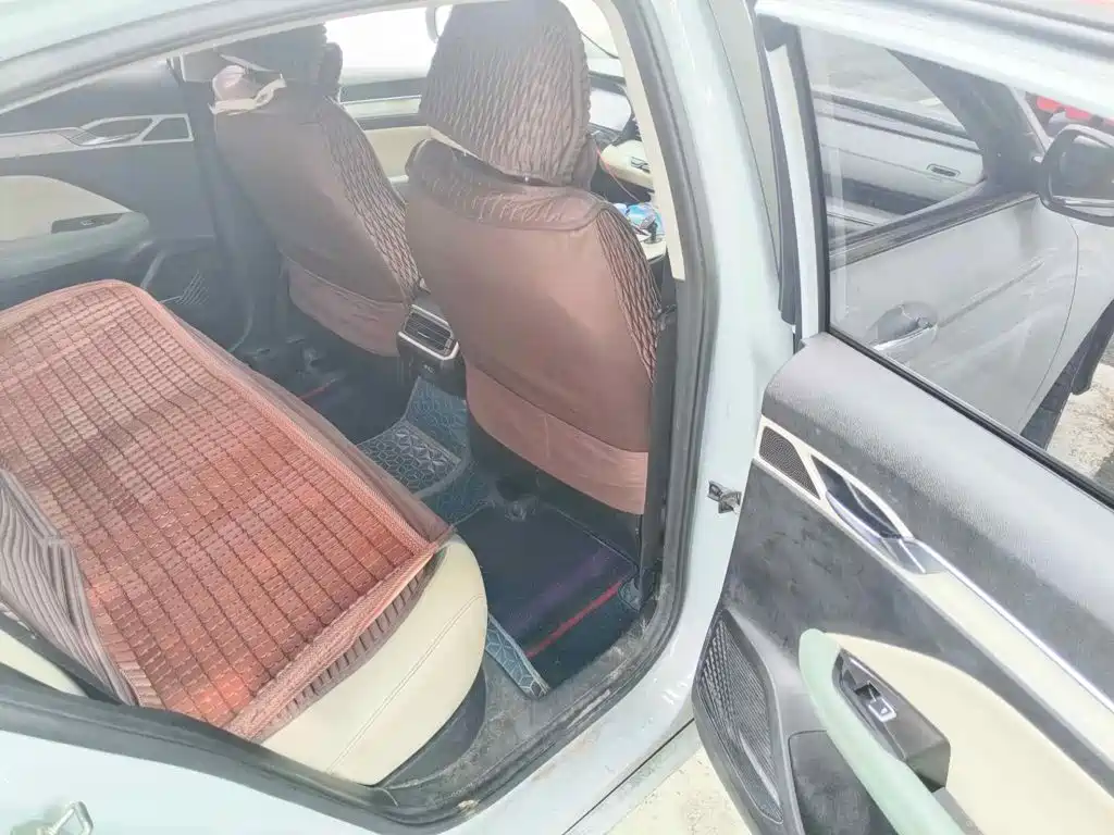 صورة 11 - Geely Emgrand L HiP