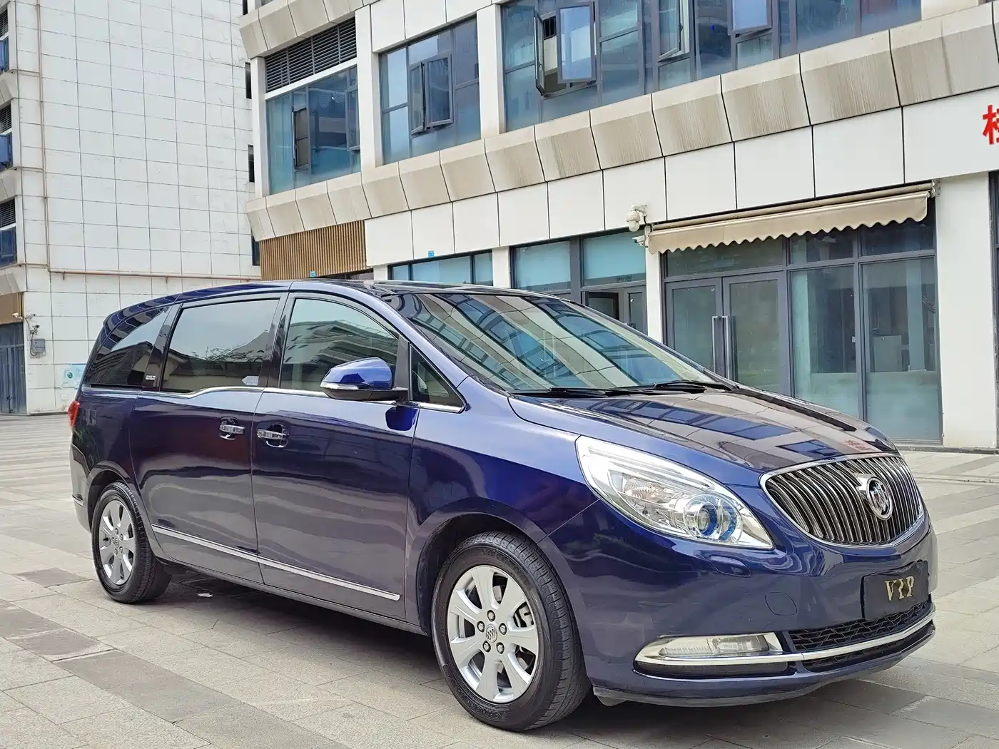 Buick GL8 2014 3.0L GT Luxury Business Elegance фото 3