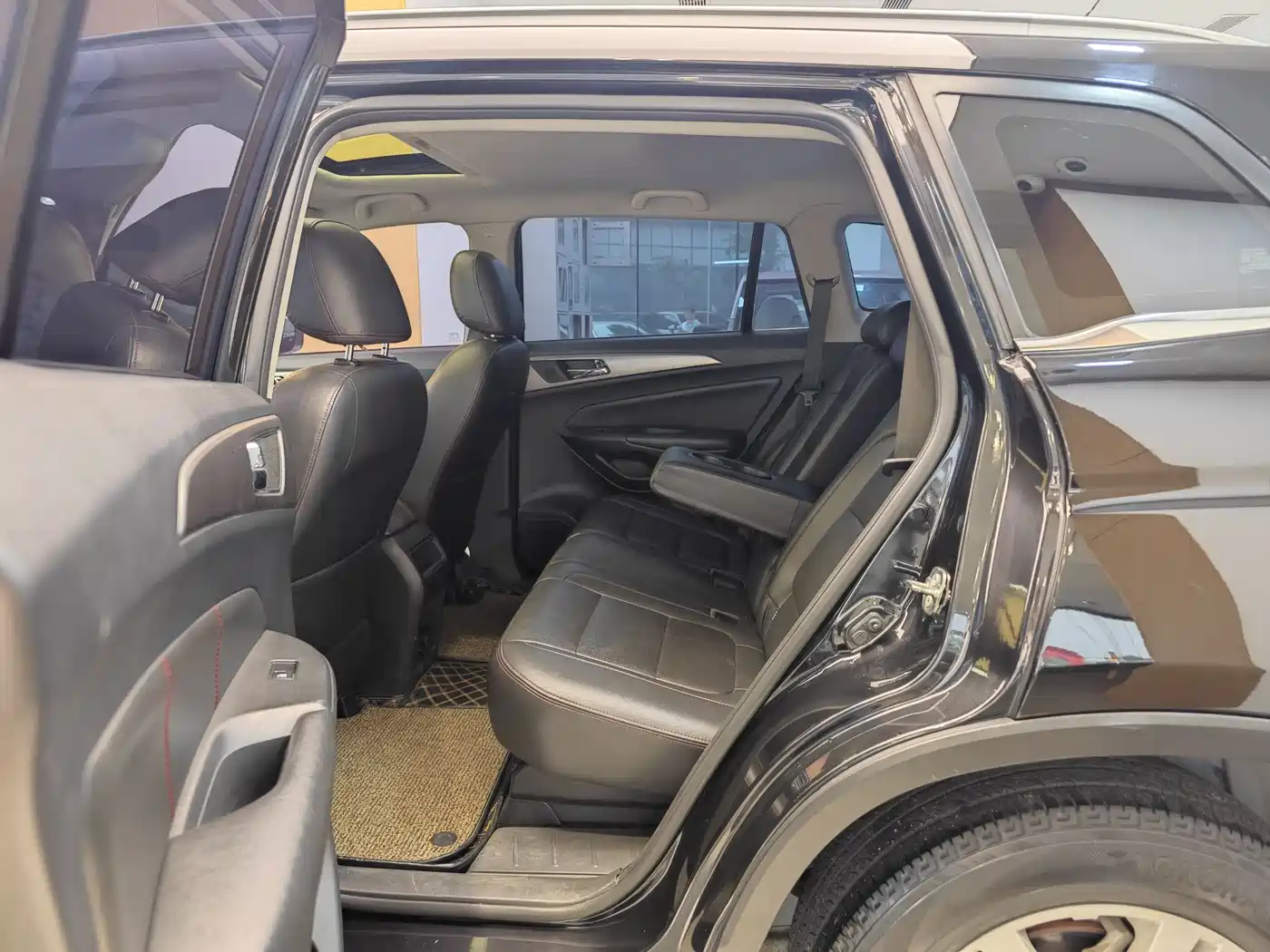 Фото 21 - Changan CS75