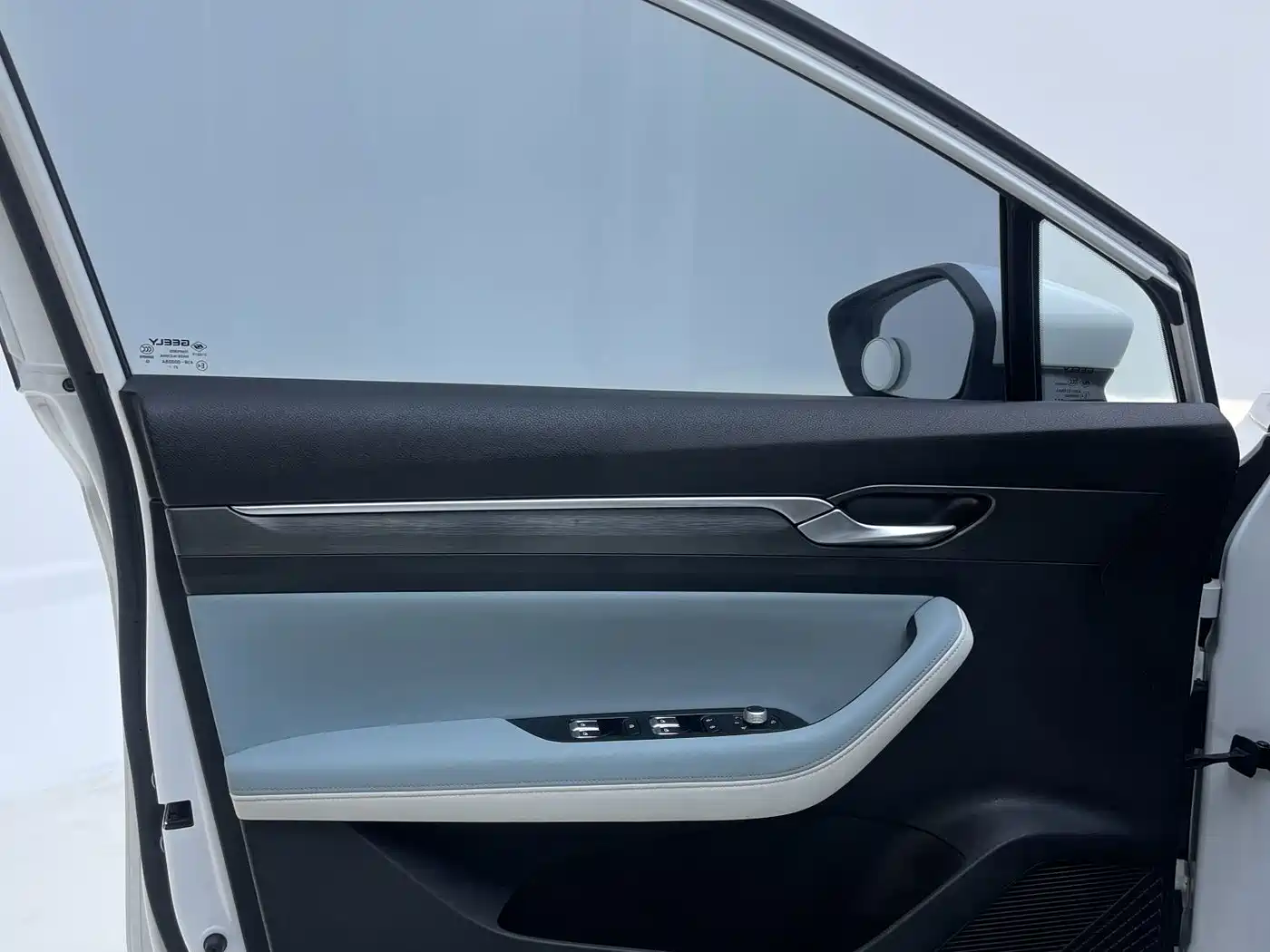 Geely Emgrand S 2022 2022 1.4T CVT Crossover Player