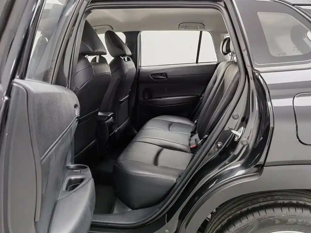 Toyota Frontlander 2023 2.0L CVT Elite Edition фото 15