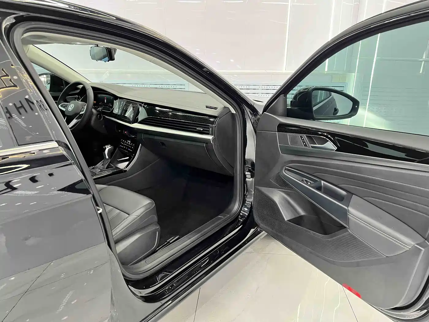 Volkswagen Passat 2023 280TSI Business Edition фото 18