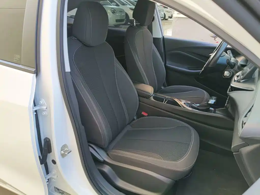 Photo 25 - Buick Verano