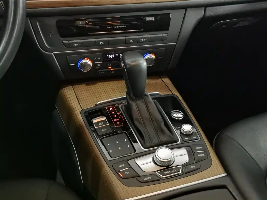 Audi A6L 2018 30th Anniversary 30 FSI Style фото 13