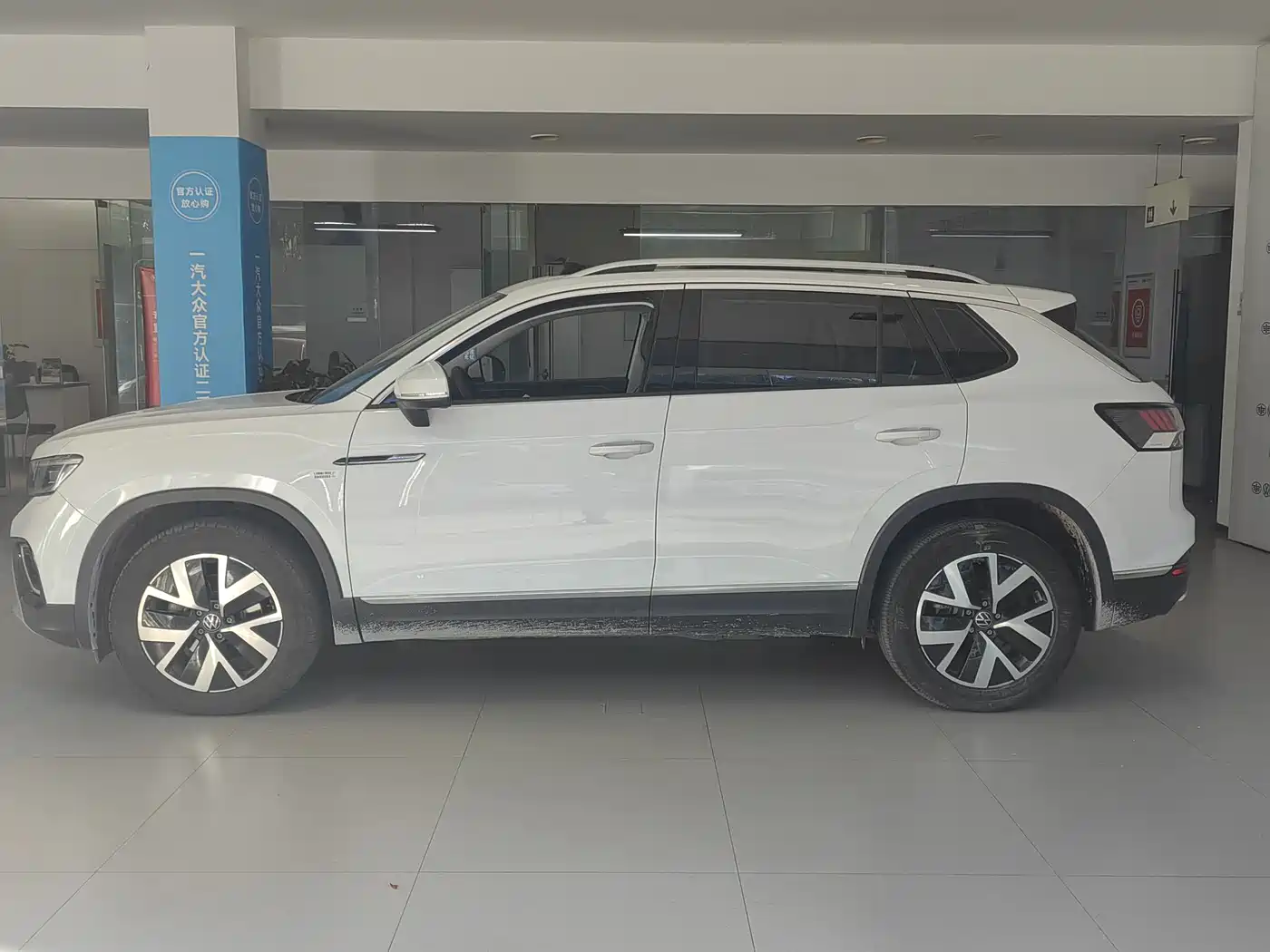 Volkswagen Tayron 2023 300TSI 2WD Luxury Plus Advanced Edition фото 4