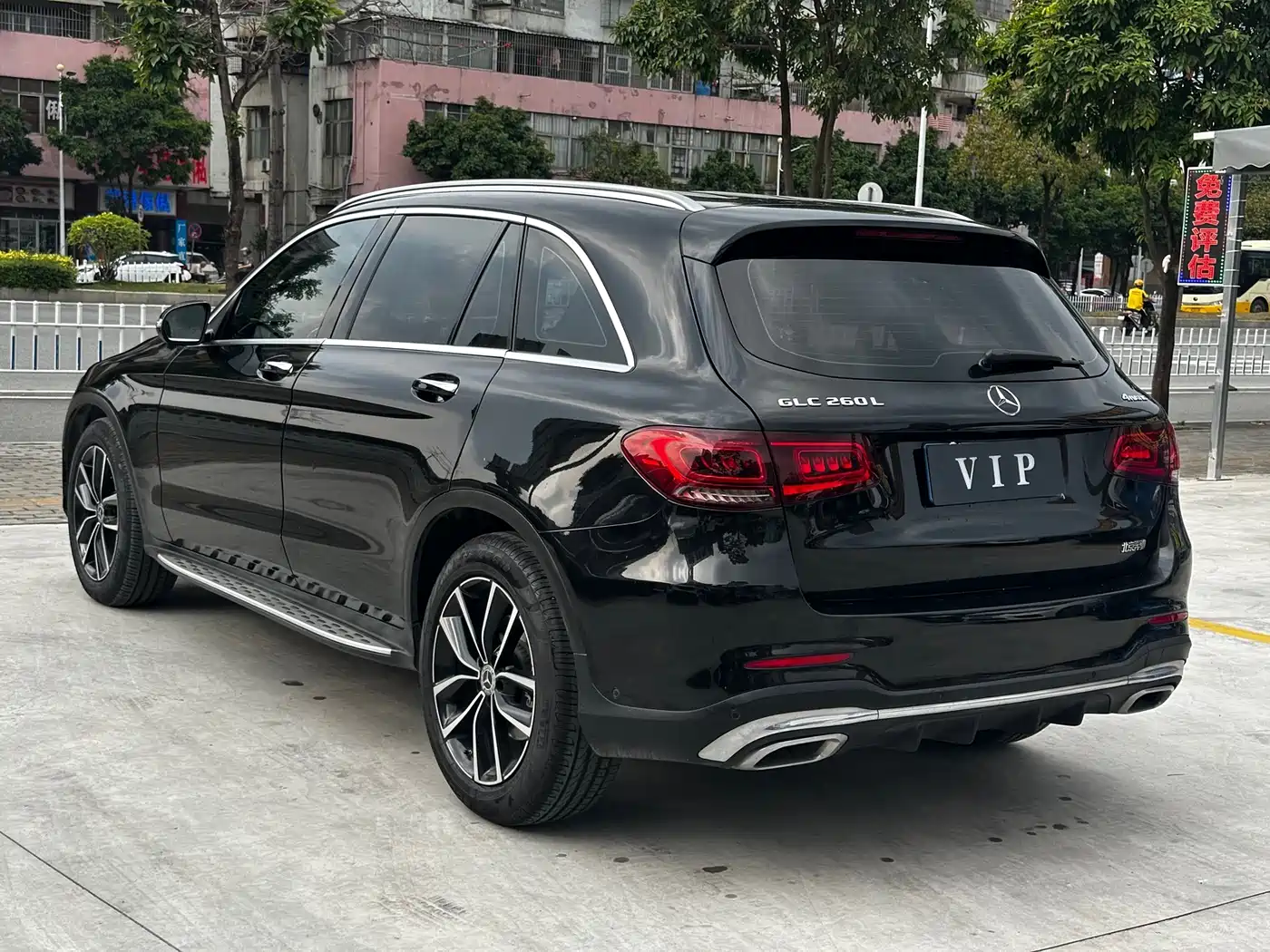 Mercedes-Benz GLC 2020 Facelift GLC 260 L 4MATIC Luxury фото 4