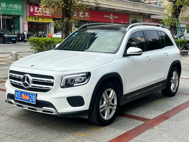 MERCEDES-BENZ GLB