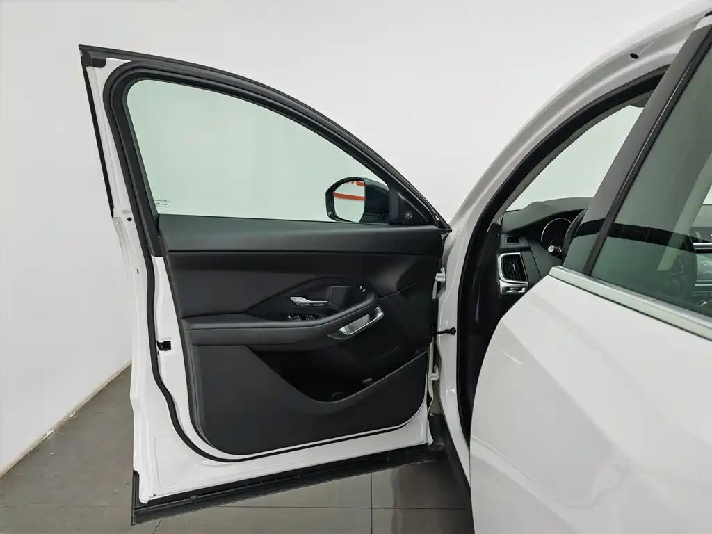 Jaguar E-PACE 2018 P200 China VI фото 8