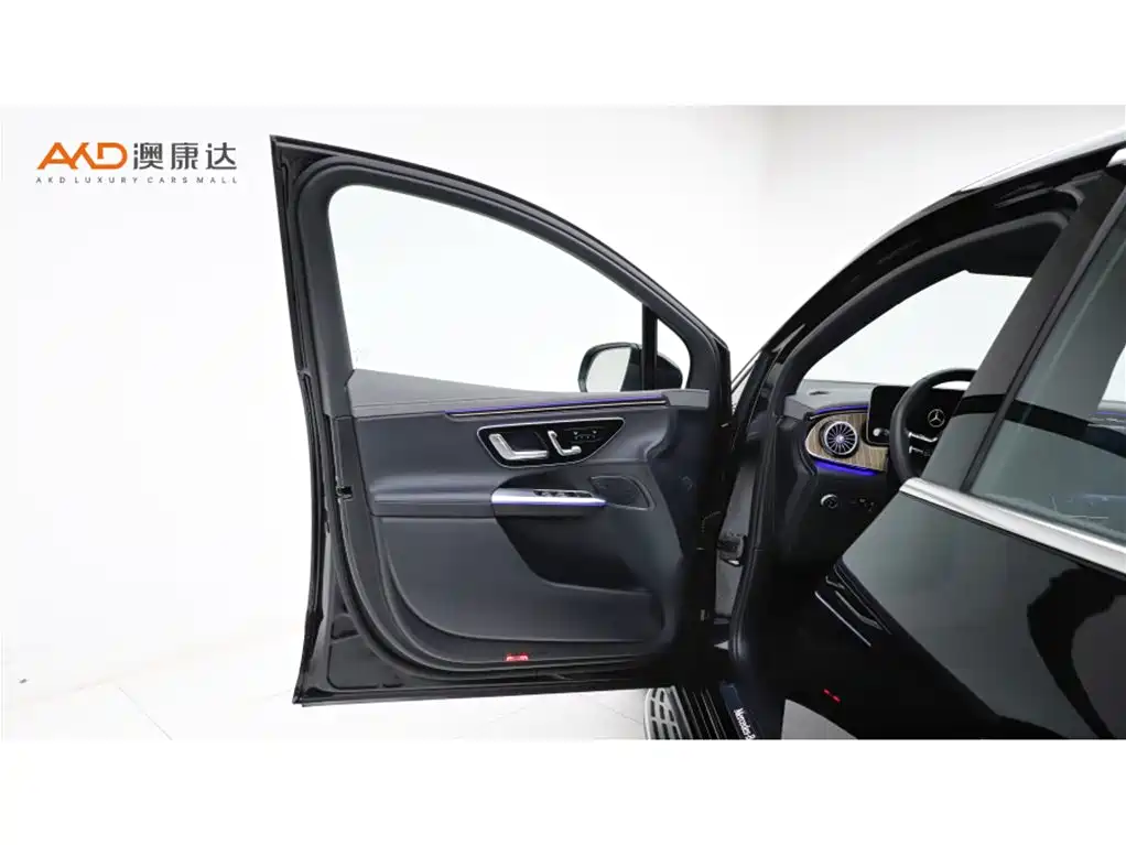 MERCEDES-BENZ EQE SUV