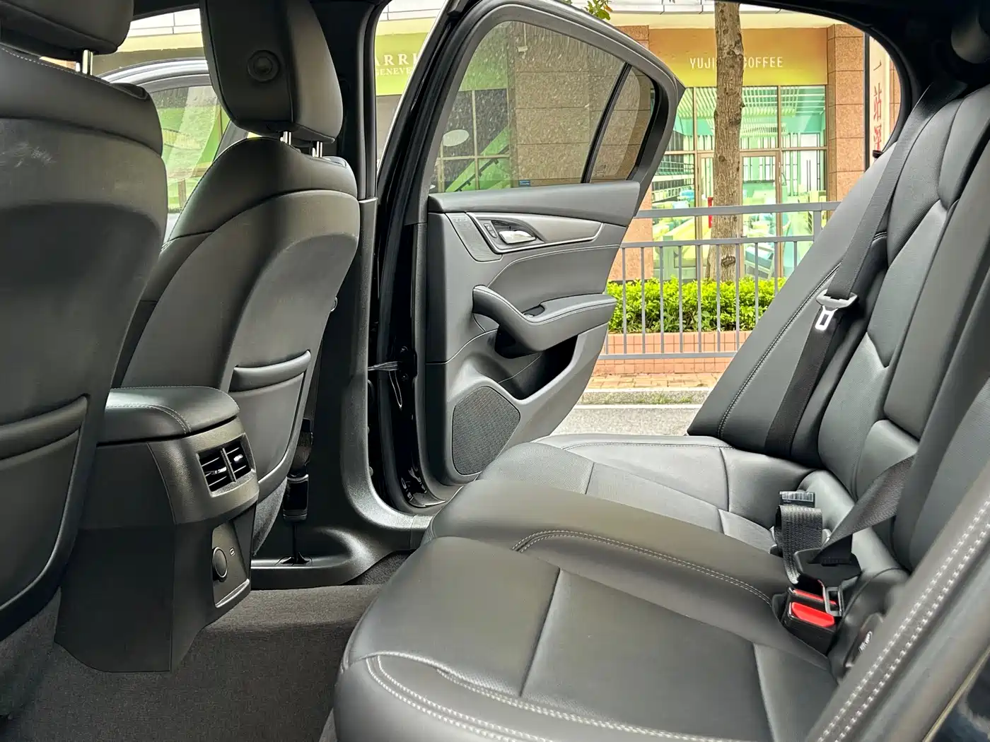 Cadillac CT5 2024 28T Luxury Model Pro фото 14