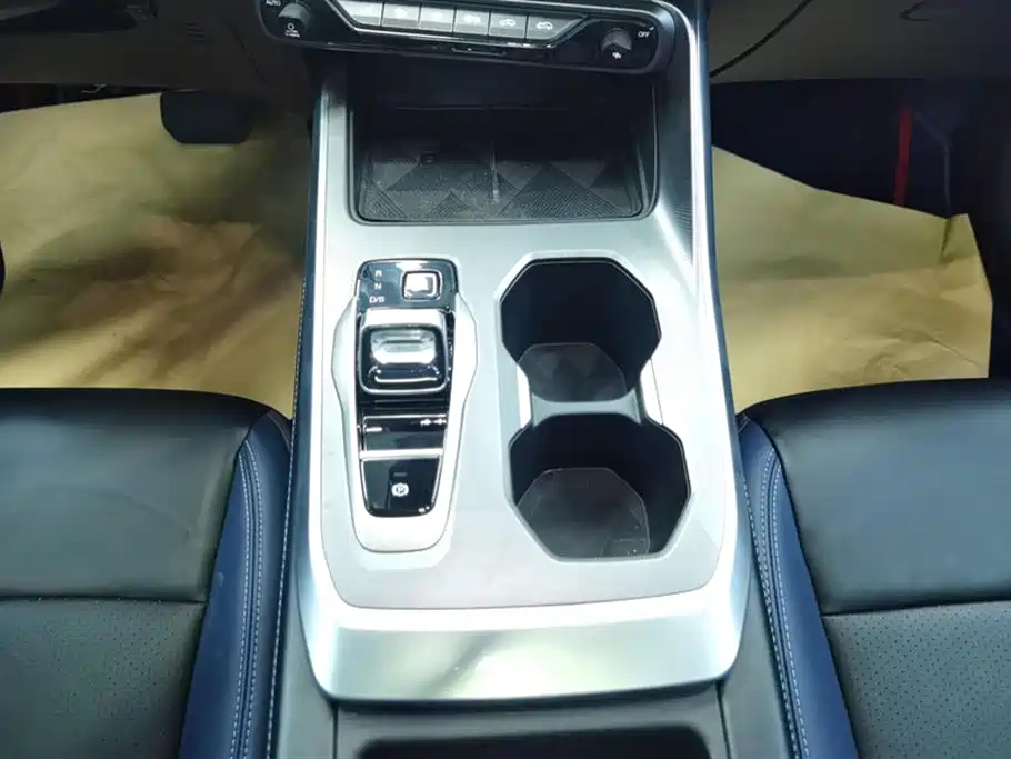 GAC Trumpchi Trumpchi GS3 2023 Shadow Speed 270T Power Enjoyment Edition фото 16