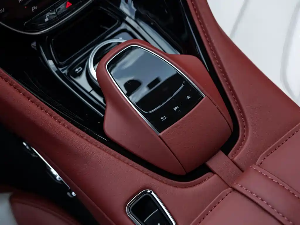Aston Martin DBS 2019 DBS Superleggera V12 Coupe фото 13