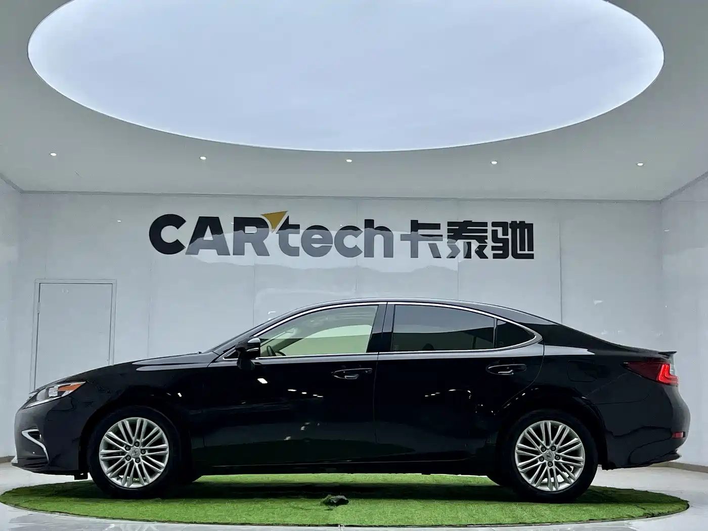 Lexus ES 2015 200 Elite Edition фото 2