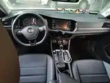 Photo 10 - Volkswagen Sagitar