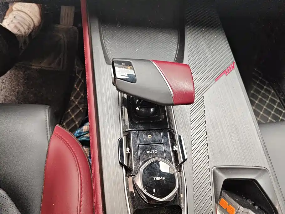 CHANGAN CHANGAN AUCHAN Z6