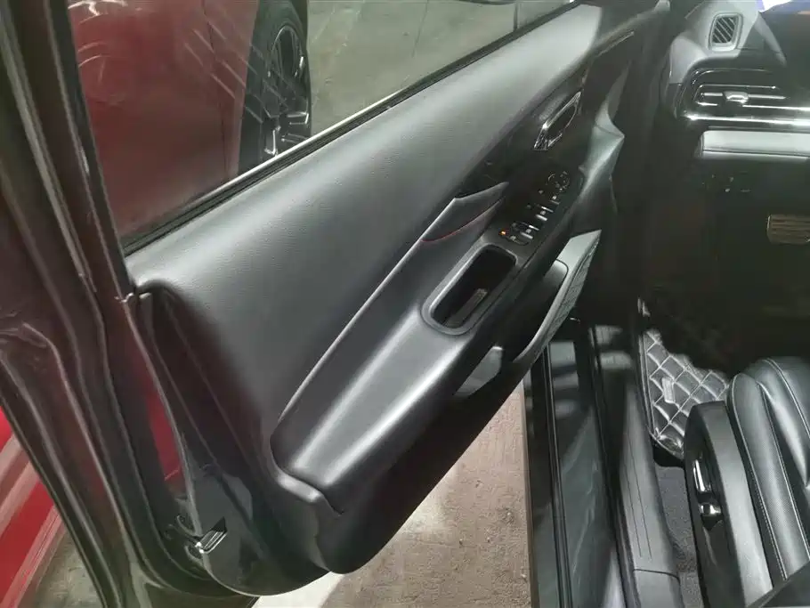 GAC Trumpchi Trumpchi Emkoo 2023 270T DCT J16 Edition фото 7