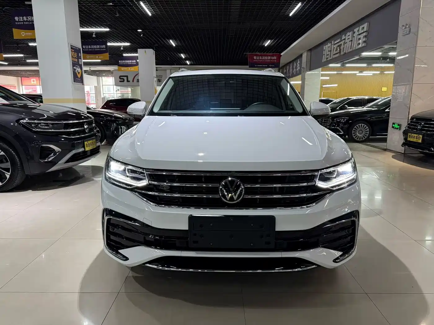 Volkswagen Tiguan L 2024 330TSI Automatic 2WD R-Line Premium Enjoyment Edition фото 2