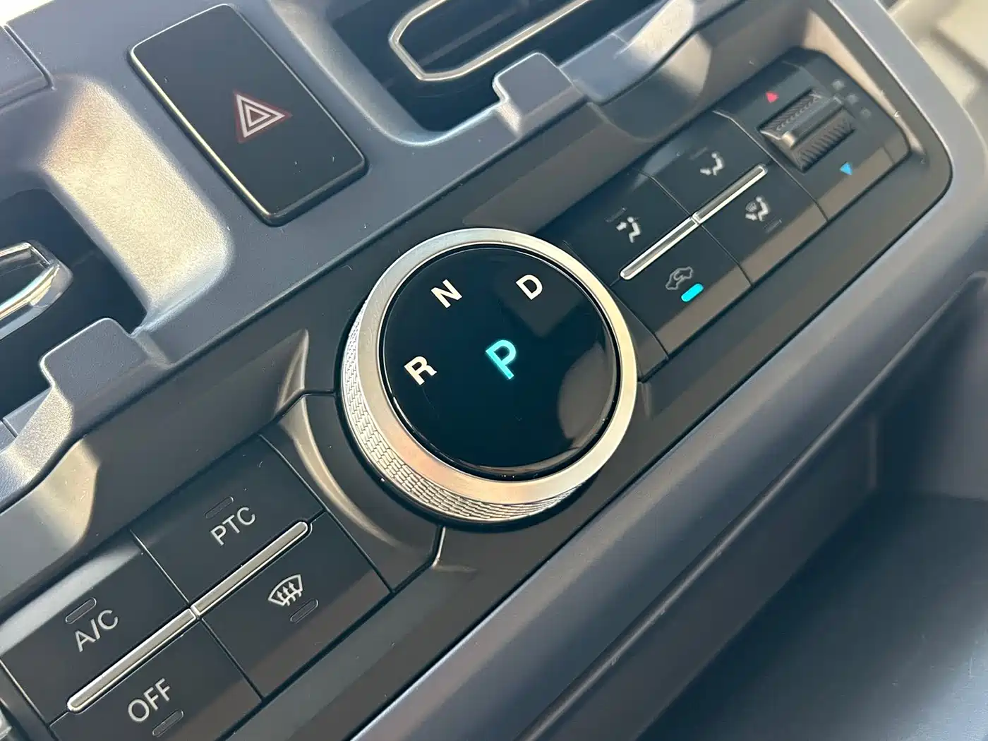 SRM Xinyuan Xinyuan E3 2025 2025 Model Fudi 310KM Utility Passenger