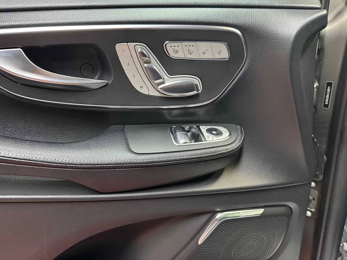 Mercedes-Benz V-Class 2018 V 260 L Premium Long Version China V фото 13