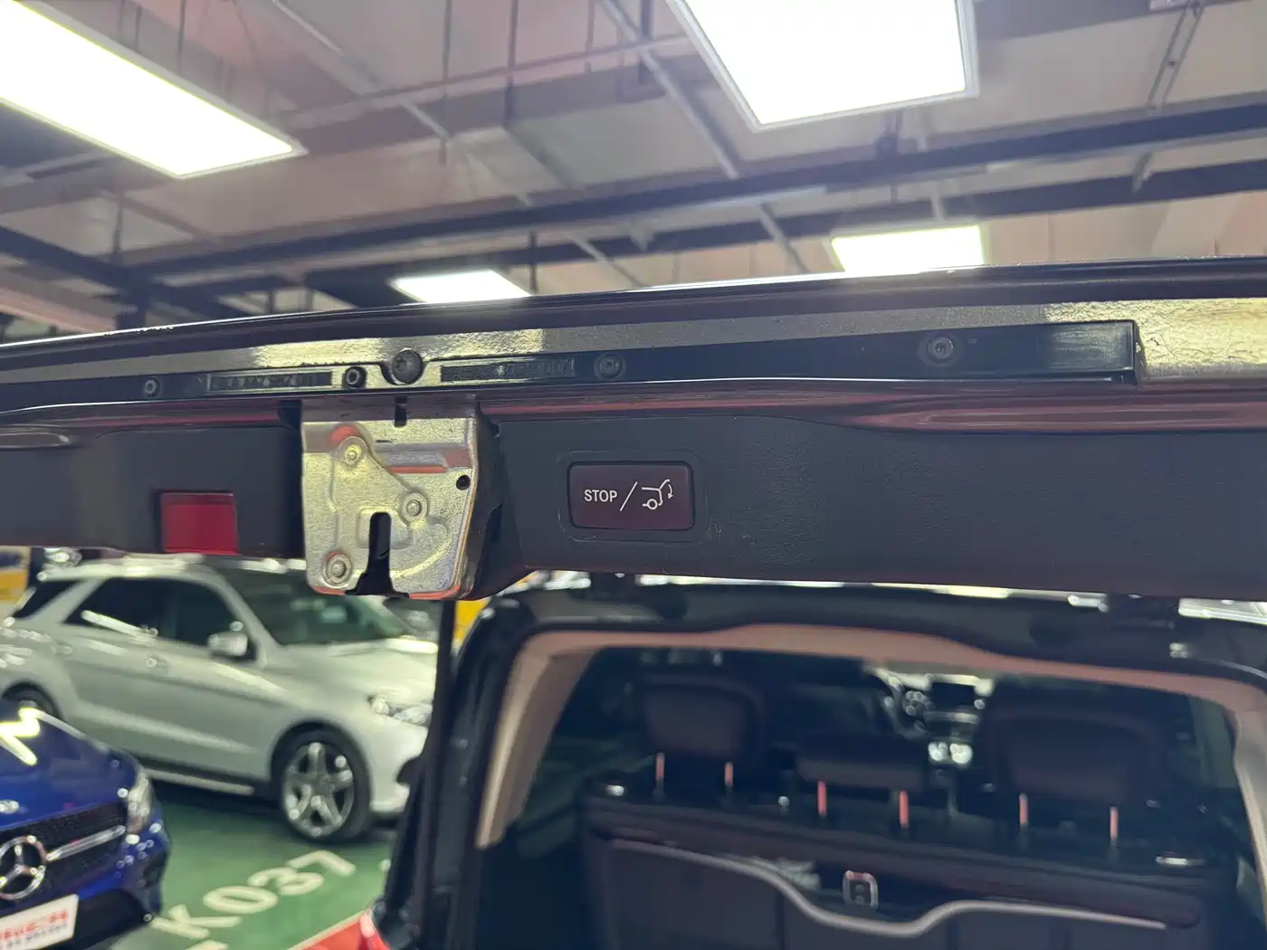 Mercedes-Benz V-Class 2018 V 260 L Premium Long Version China V фото 60