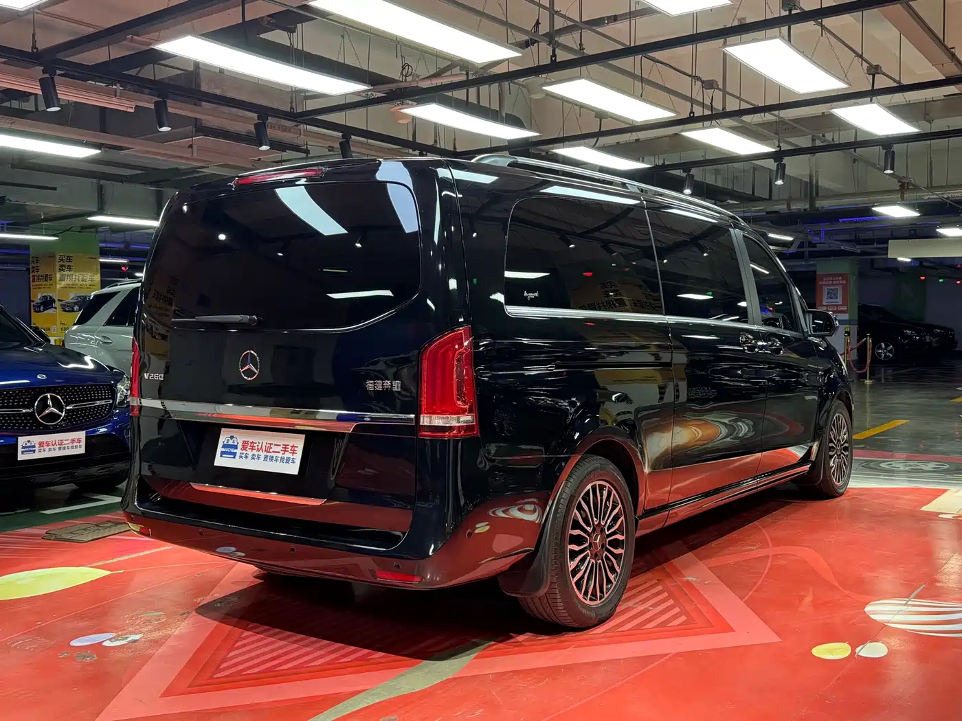 Mercedes-Benz V-Class 2018 V 260 L Premium Long Version China V фото 5