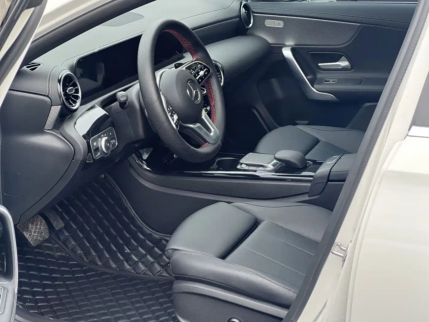 Фото 7 - Mercedes-Benz A-Class