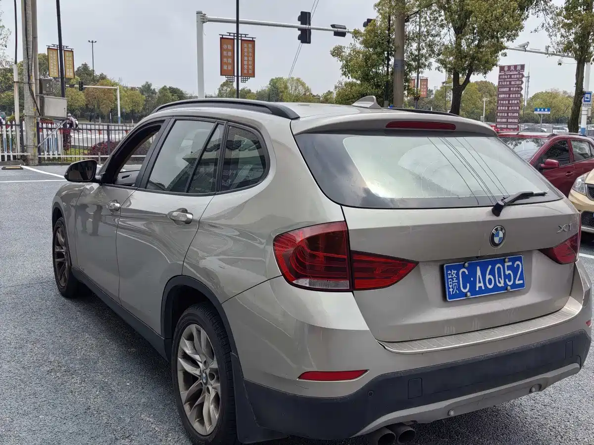 BMW X1 2014 sDrive18i Leading Edition фото 4