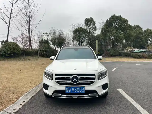 MERCEDES-BENZ GLB