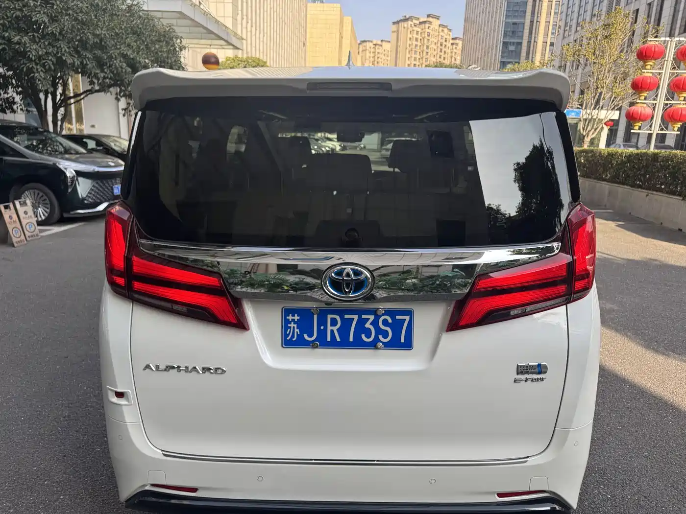 Toyota Alphard 2021 Hybrid 2.5L Luxury фото 6