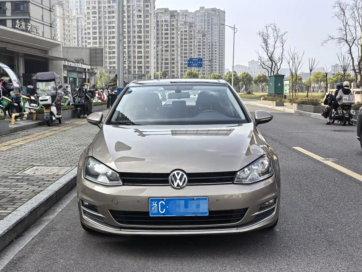 Volkswagen Golf 2015 1.4TSI Automatic Luxury фото 2