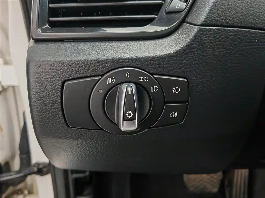 BMW X1 2013 sDrive18i Sport Design Package фото 21