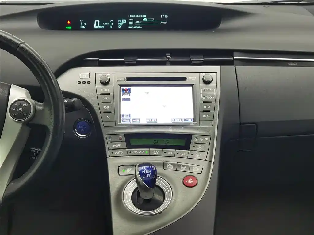 Toyota Prius 2012 1.8L Luxury Advanced Edition фото 12