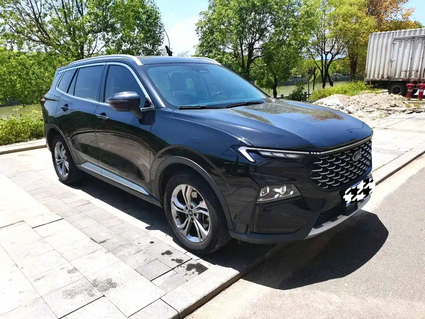 FORD LING RUI