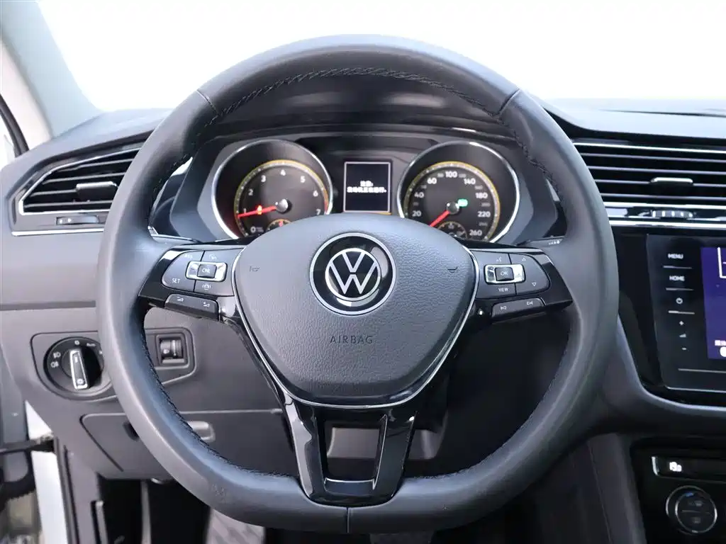 Volkswagen Tiguan L 2020 330TSI Auto 2WD Panorama Comfort China VI фото 16