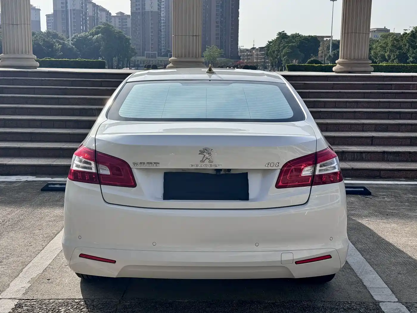 Peugeot 408 2014 1.8L Manual Leading Edition фото 10