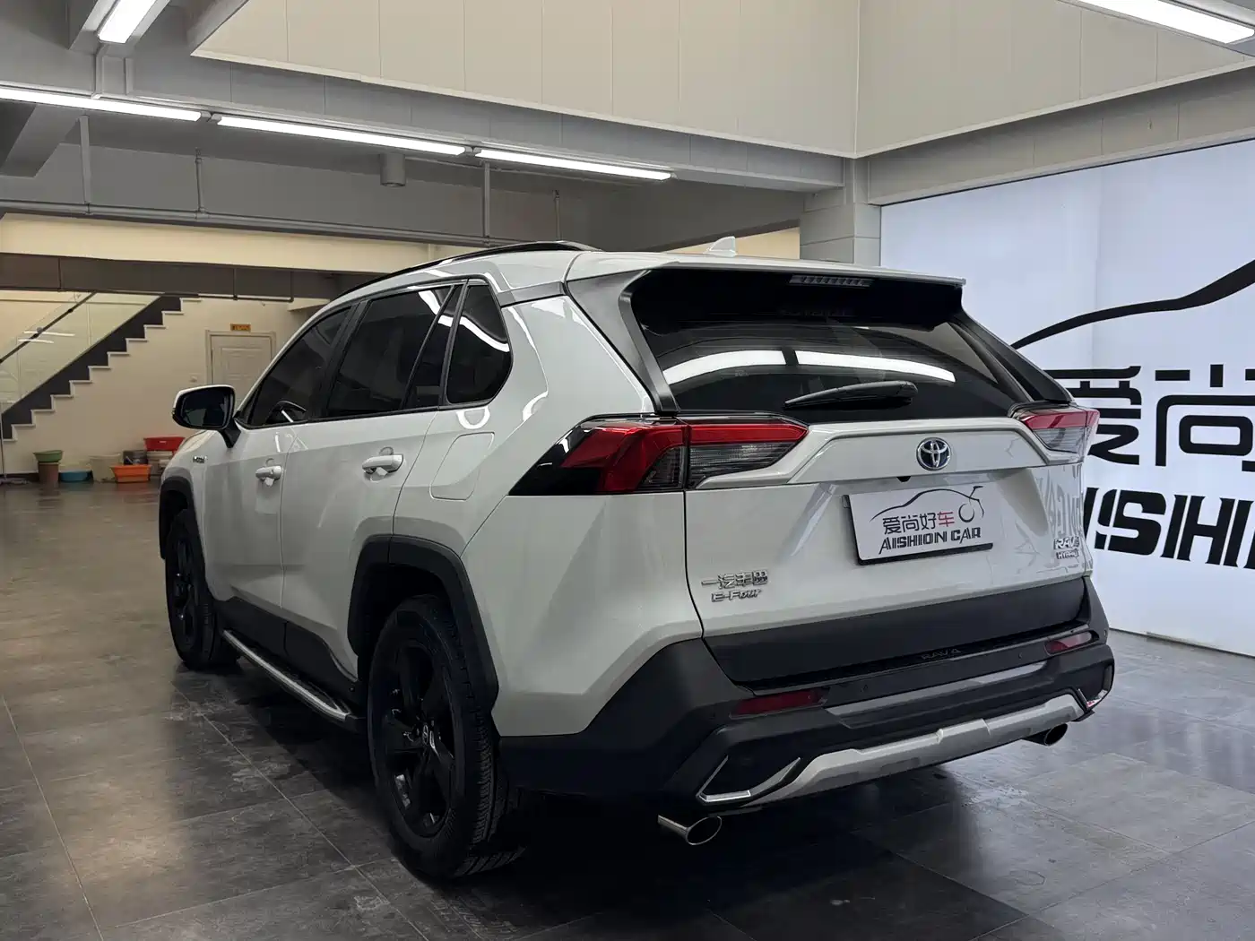 Toyota RAV4 Rongfang 2021 Hybrid 2.5L E-CVT AWD Elite PLUS Edition фото 5